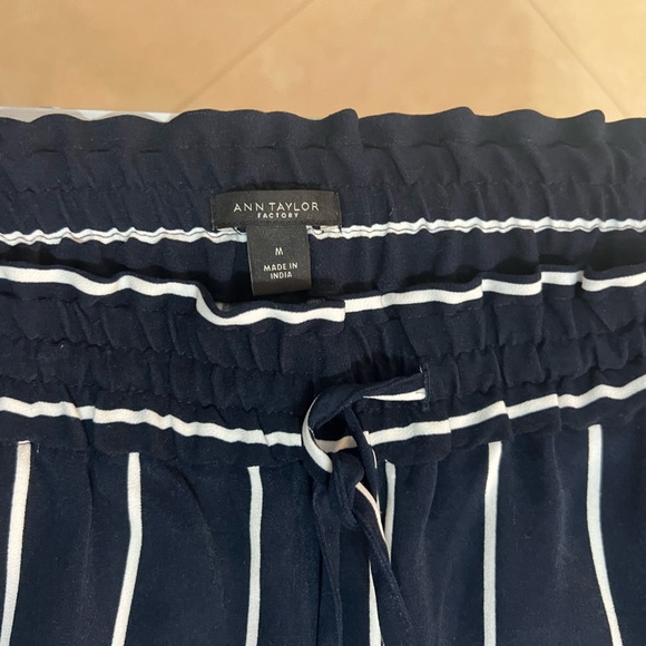 Ann Taylor Factory Women Striped Pant size : Medium . Made in India - Picture 4 of 8